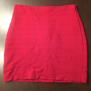 Vibrant Red Express Pencil midi Skirt textured